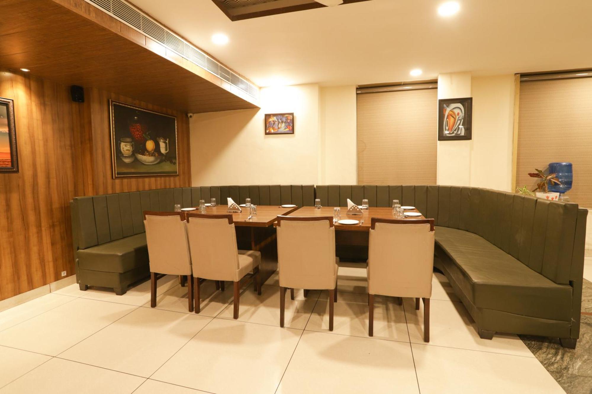 Hotel Razia Inn Hisār Екстериор снимка