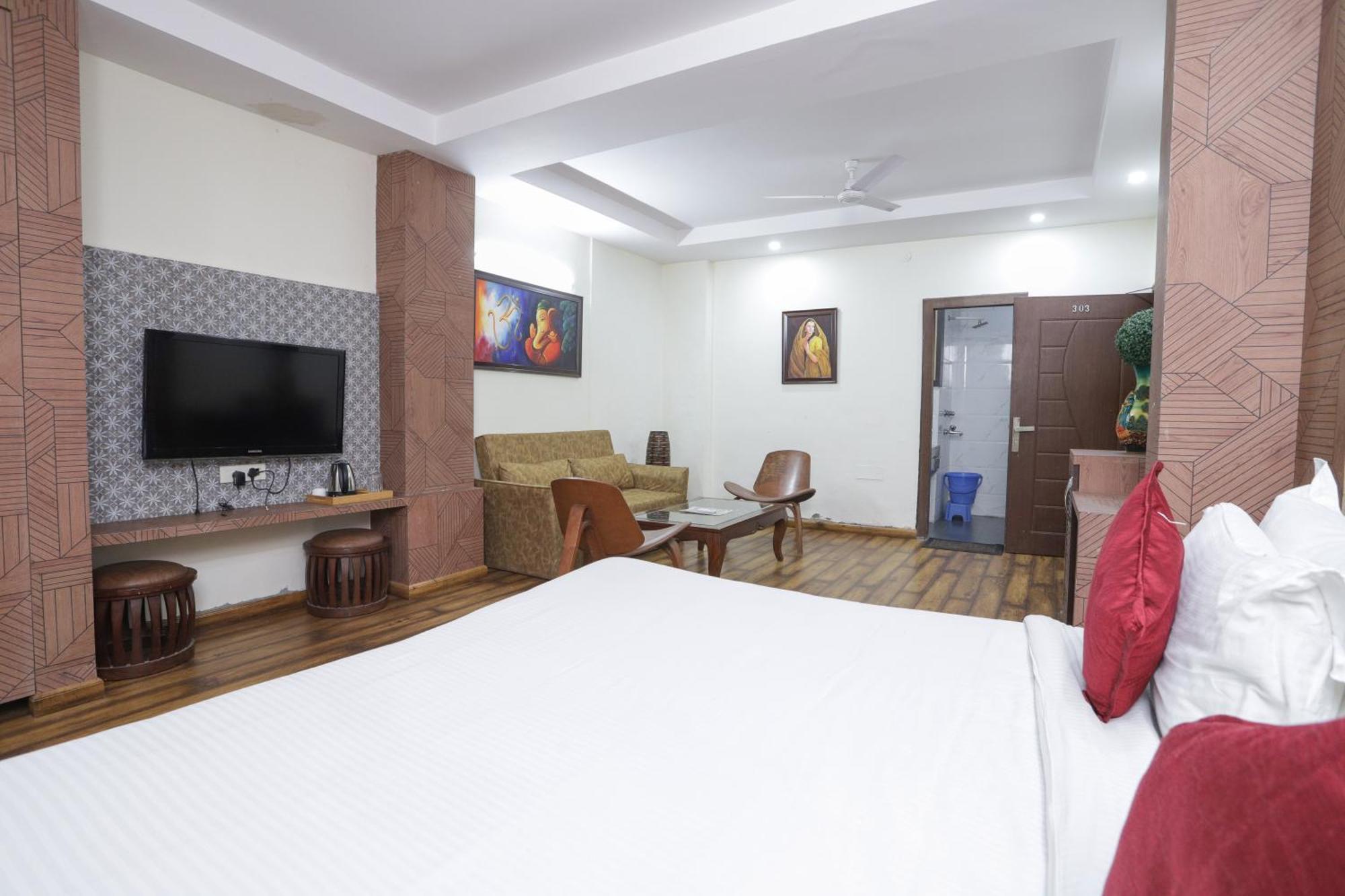 Hotel Razia Inn Hisār Екстериор снимка