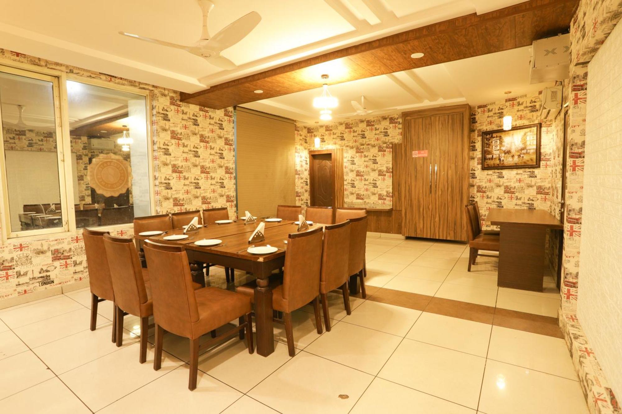 Hotel Razia Inn Hisār Екстериор снимка
