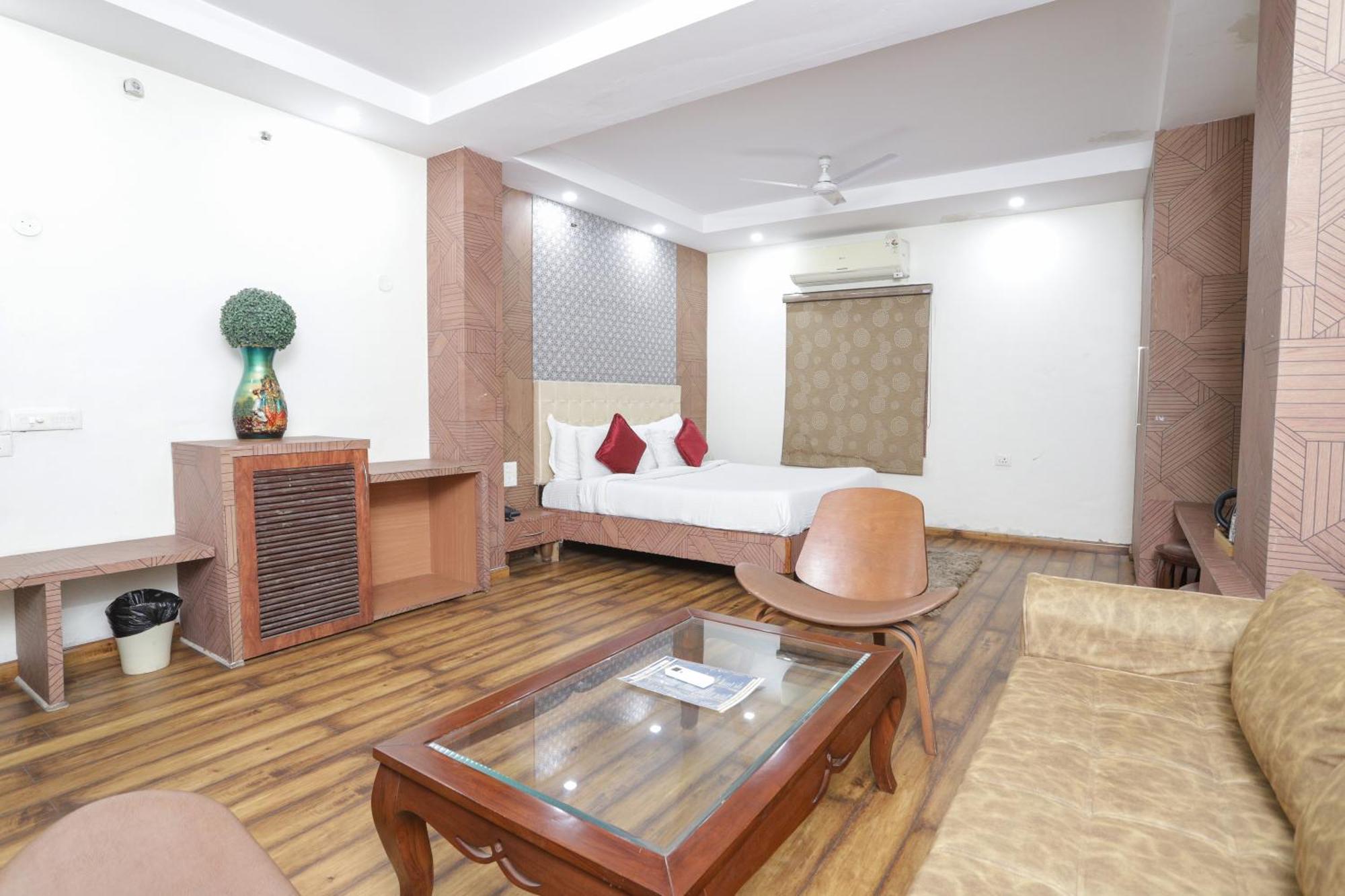 Hotel Razia Inn Hisār Екстериор снимка