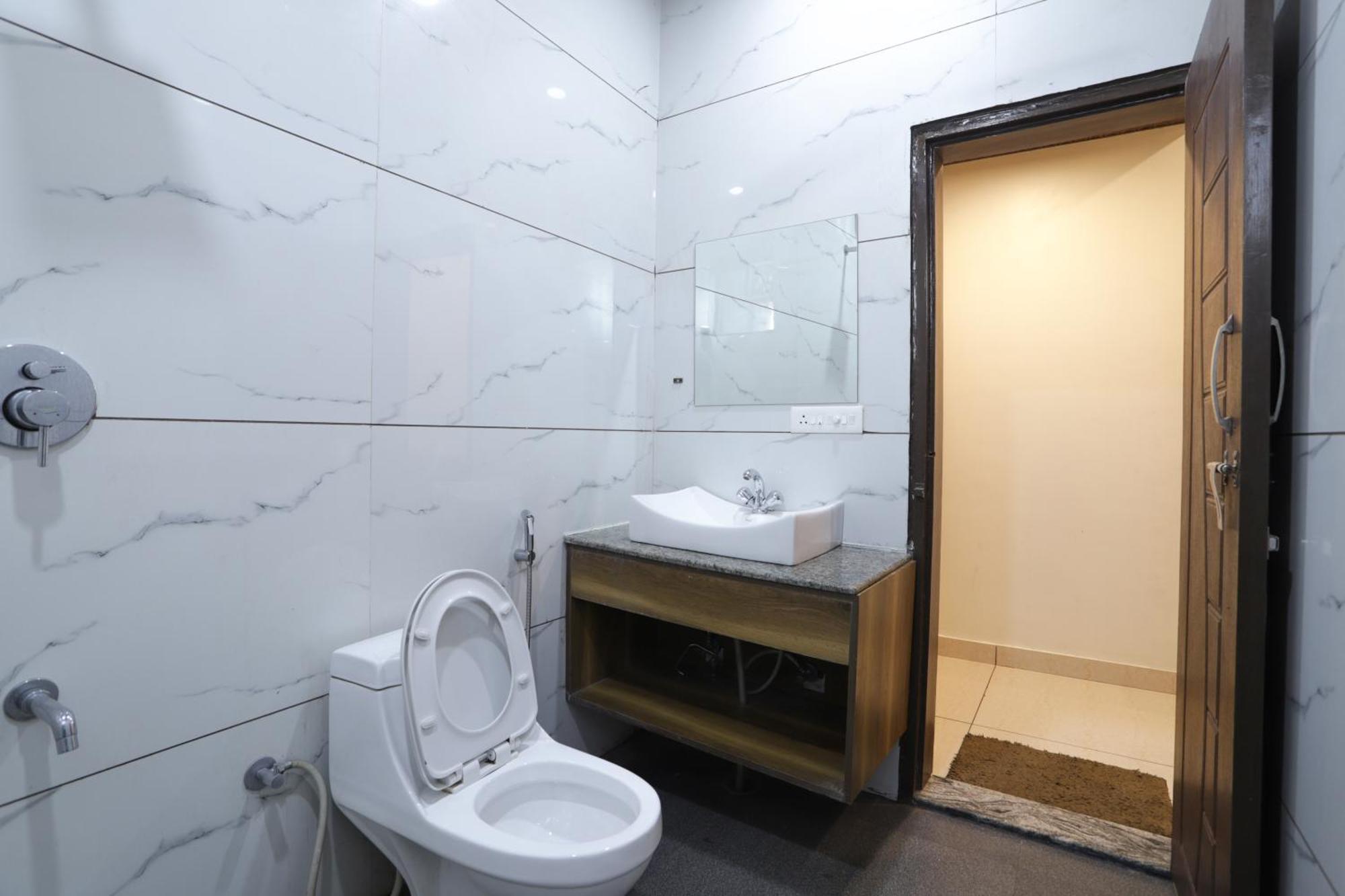 Hotel Razia Inn Hisār Екстериор снимка