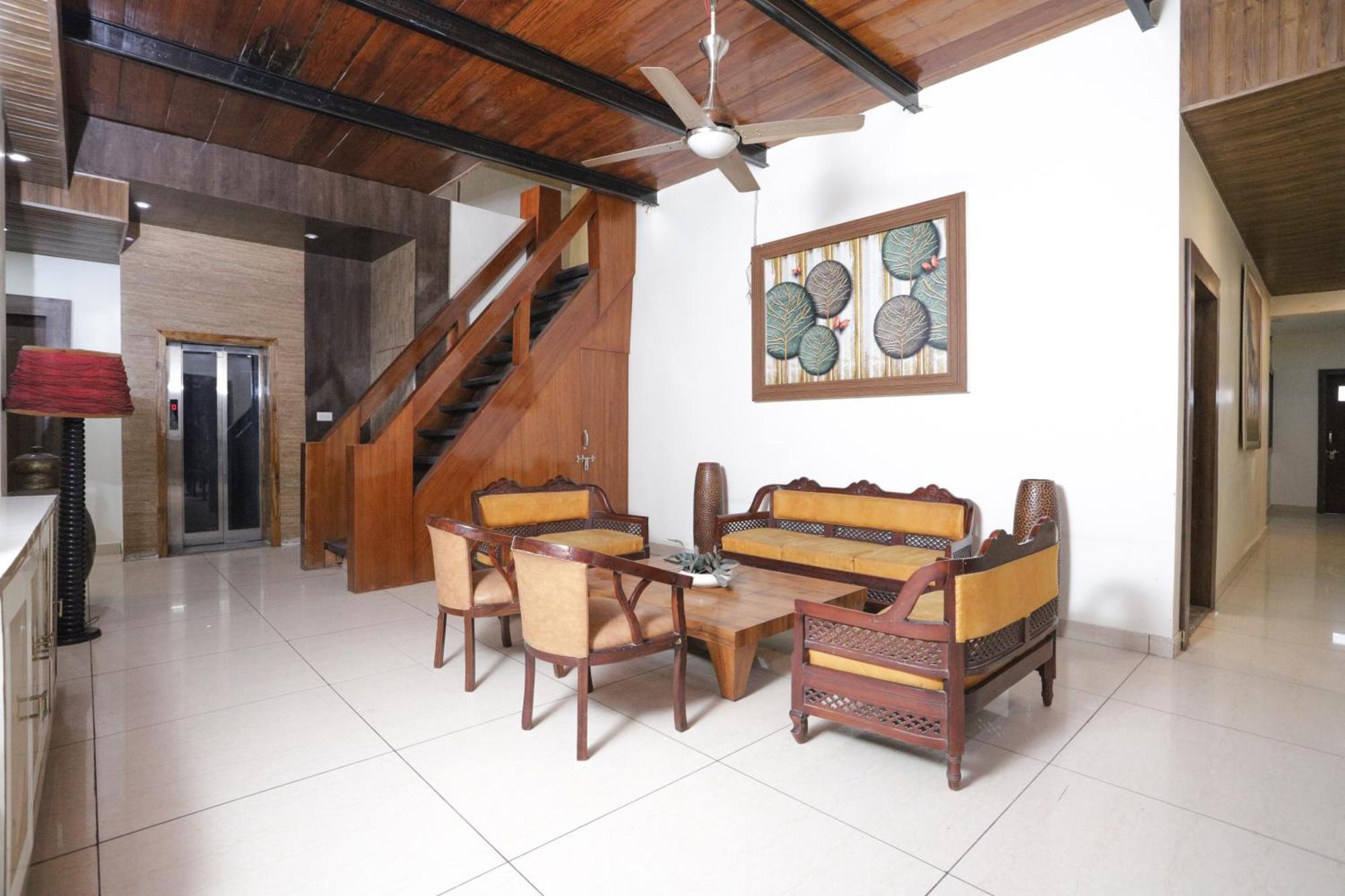 Hotel Razia Inn Hisār Екстериор снимка
