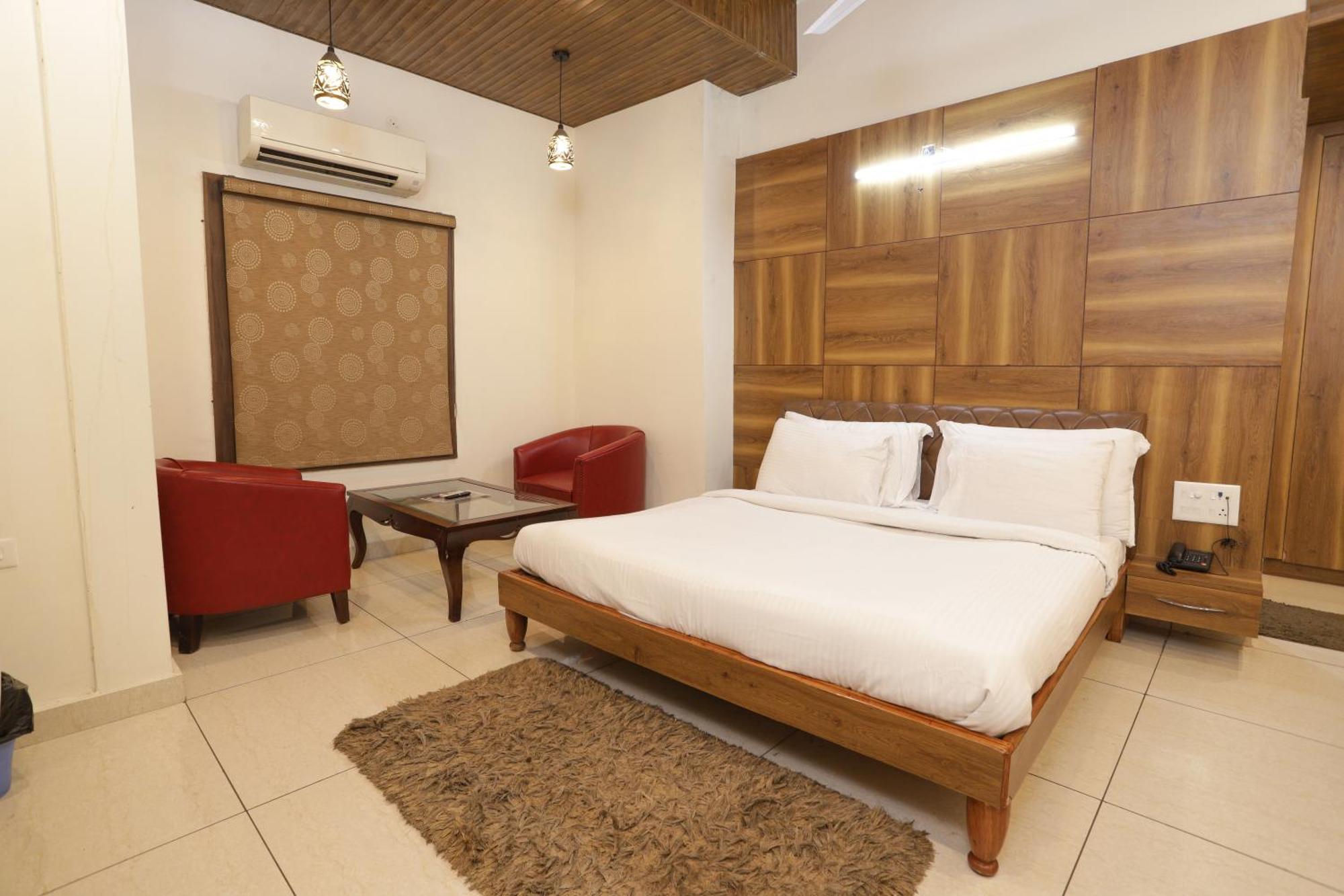 Hotel Razia Inn Hisār Екстериор снимка