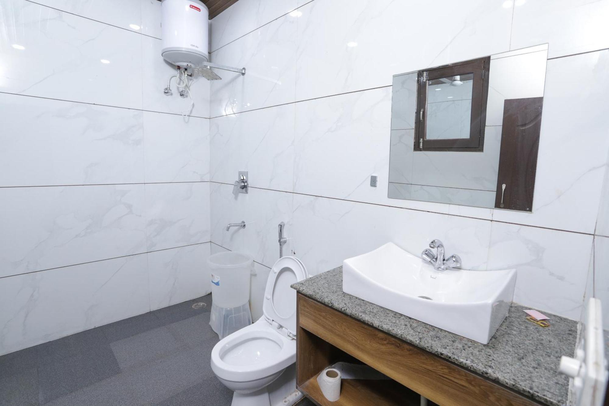 Hotel Razia Inn Hisār Екстериор снимка